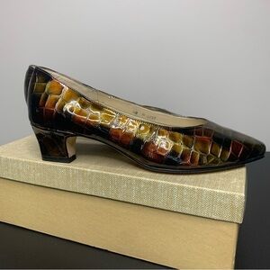 Elegant Crocodile Pattern Heels